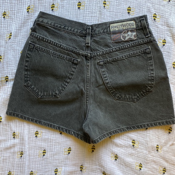 31 Hollywood Vintage Shorts - Picture 2 of 4